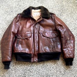 Schott I-S-674-M-S flight jacket, leather bomber size 44R.